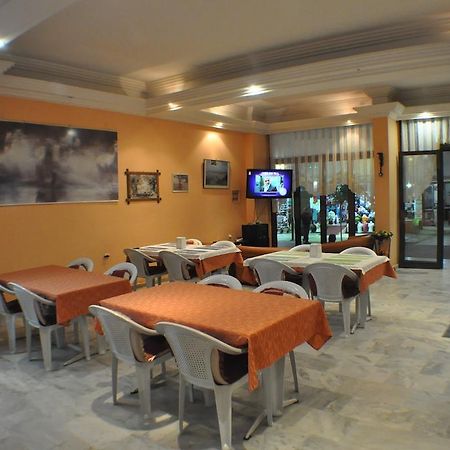 كوشاداسيه Akerdem Hotel المظهر الخارجي الصورة
