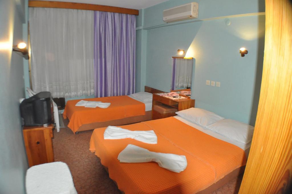 كوشاداسيه Akerdem Hotel الغرفة الصورة